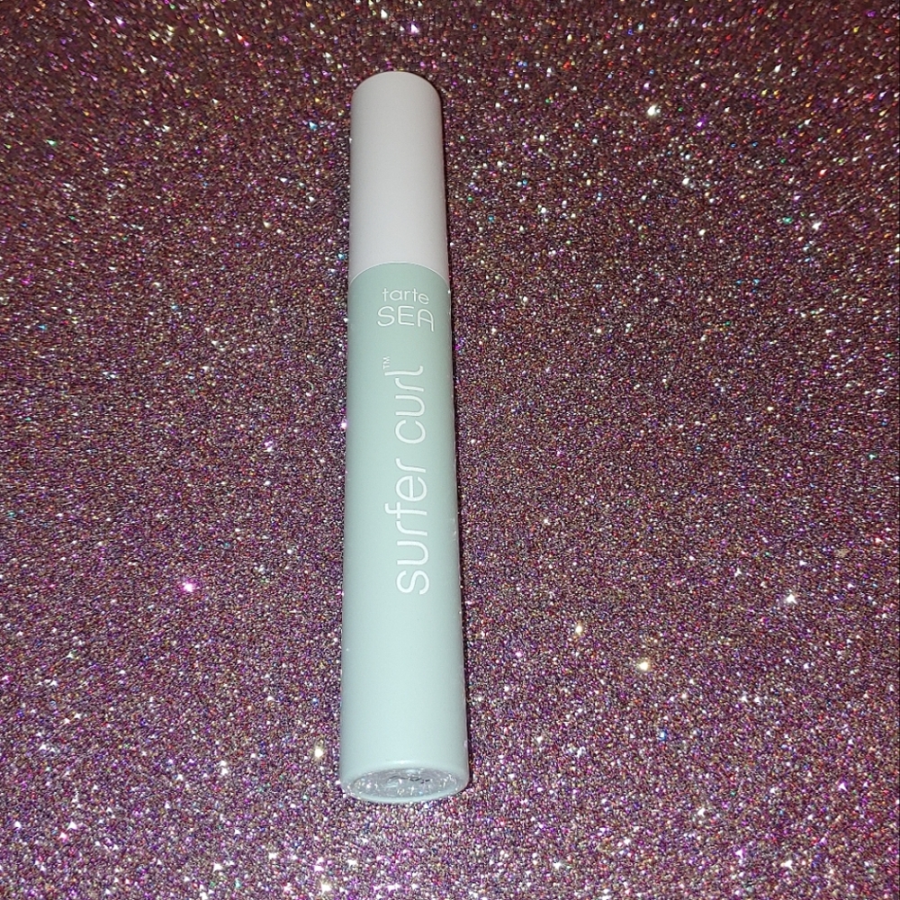 Surfer Curl Volumizing Mascara nourishing volume & curl tarte